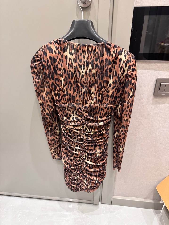 Leopar Desenli Uzun Kollu Drapeli Elbise - Görsel 2