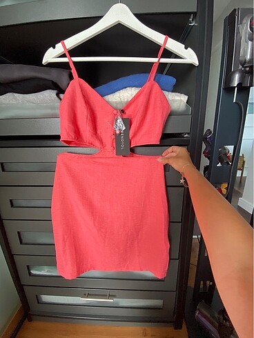 Trendyol & Milla Trendyolmilla pembe cut-out detaylı yazlık elbise