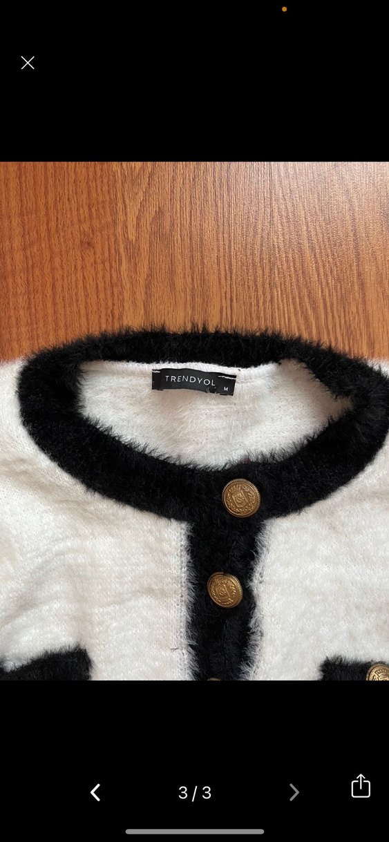 Düğmeli Beyaz Siyah Kadın Hırka - Görsel 3