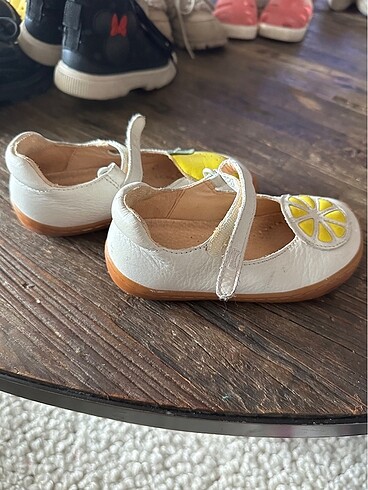 25 Beden beyaz Renk Camper limon