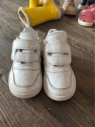 Adidas spor ayakkabi