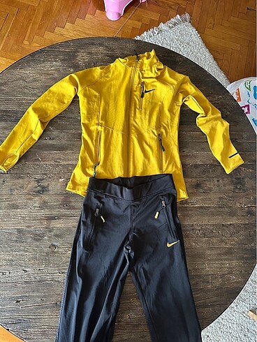 Nike esofman takımı