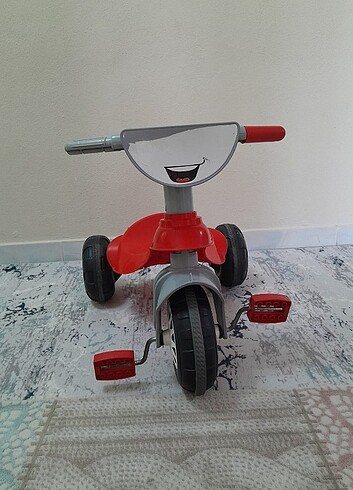 Çocuk kırmizi motor 