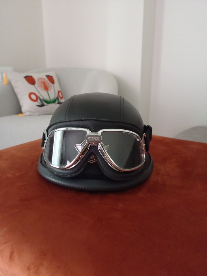 Kemerli Siyah Deri Klasik Motosiklet Kaskı - Görsel 2