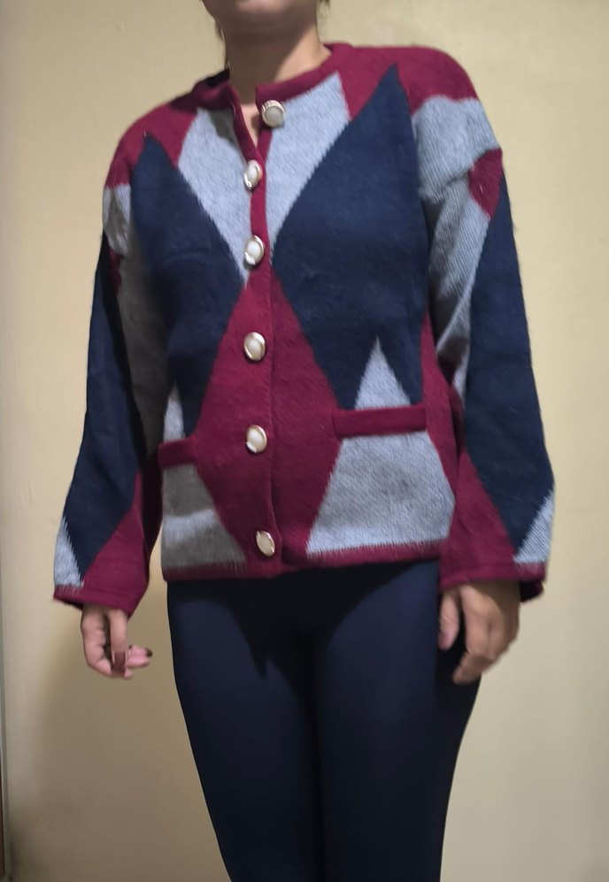 Düğmeli V Yaka Gri Triko Hırka - Görsel 3