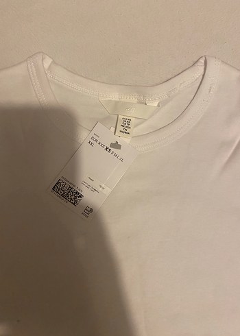 xs Beden beyaz Renk H&M bedene oturan tshirt
