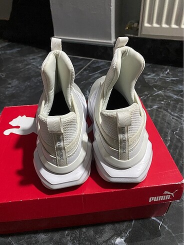 36 Beden beyaz Renk Puma ayakkabı