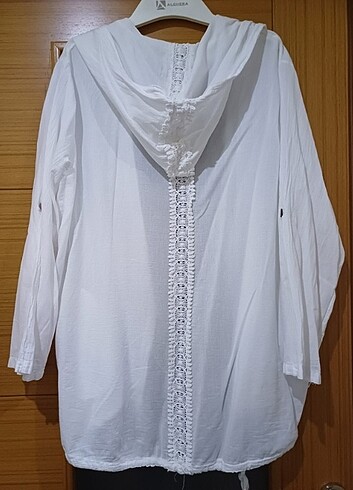 Sırtı dantel detaylı kapşonlu gömlek - Görsel 12