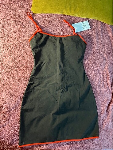 Zara kırmızı şeritli mini elbise