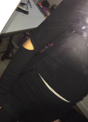s Beden siyah Renk H&M DİRSEK DEKOLTELİ CROP