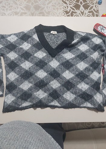 Gri Ekose Desenli Kadın Triko Süveter - Görsel 2