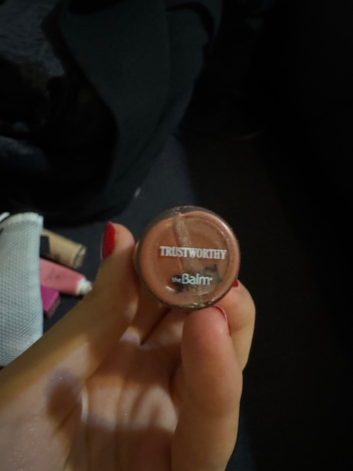 Meet Matt(e) Hughes Uzun Süre Kalıcı Likit Ruj - Görsel 2