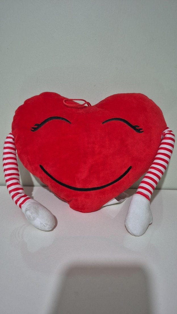 Kırmızı Kalp Figürlü Peluş Oyuncak - Görsel 3