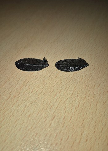 Diğer Siyah Minimalist Düğmeli Midi Küpe