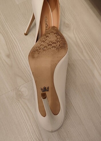 37 Beden beyaz Renk Jabotter stiletto