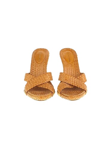 37,5 Beden BCBG Maxazria Terlik %70 İndirimli.
