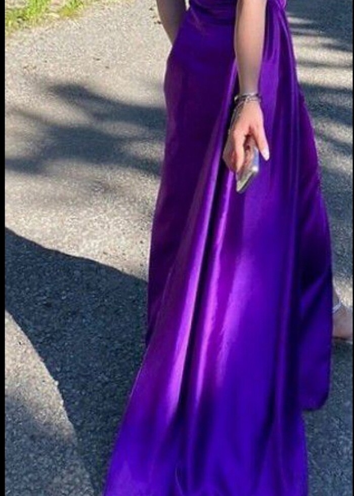 Uzun saten abiye  - Görsel 3