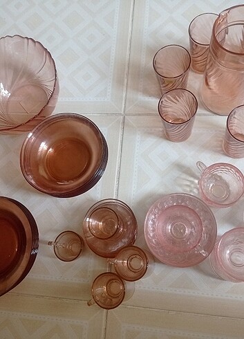 Beden Antika pembe yemek takımı