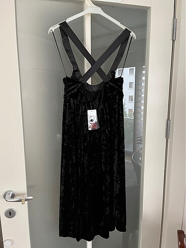 MANGO Siyah Diz Altı Kadife Elbise - Görsel 2