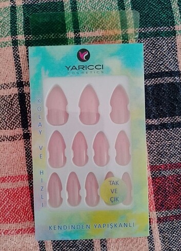 Diğer Yarıccı Takma Tırnak