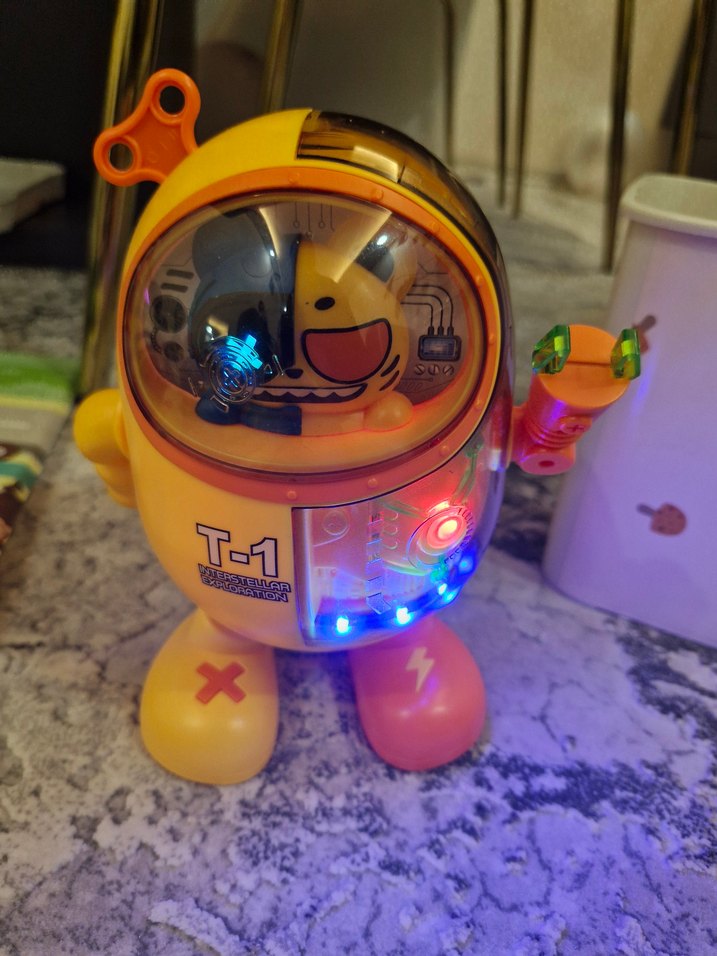 Sarı Renkli Işıklı müzikli robot - Görsel 3