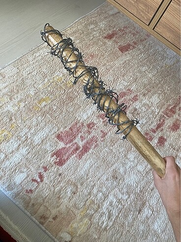 Beden Lucille Negan ın beyzbol sopası 82 cm