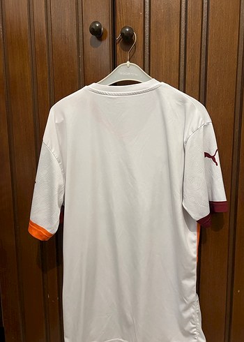 Galatasaray Beyaz Erkek Spor Forması - Görsel 2