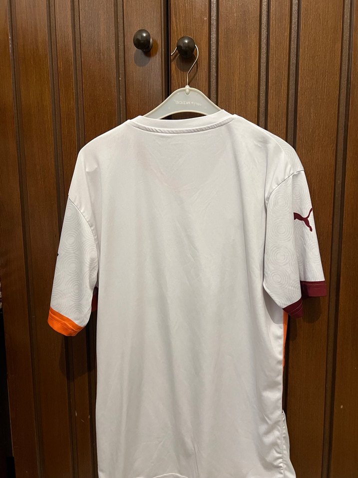 Galatasaray Beyaz Erkek Spor Forması - Görsel 2