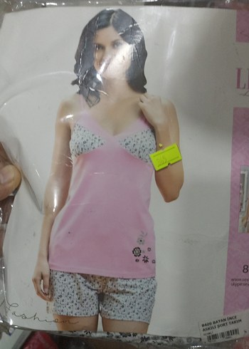 Pembe Desenli Kolsuz Mini Kadın Pijama Takımı