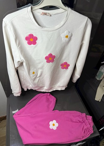 Çiçek Desenli Pembe Kız Eşofman Takımı - Görsel 4