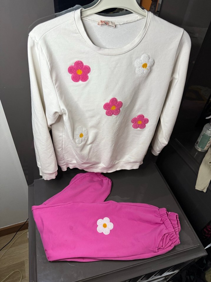 Çiçek Desenli Pembe Kız Eşofman Takımı - Görsel 3