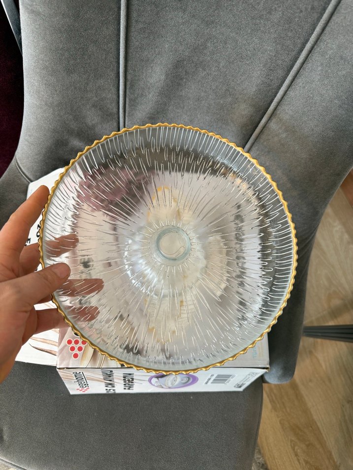 Altın Kenarlı Ayaklı Cam Servis Tabağı - Görsel 3