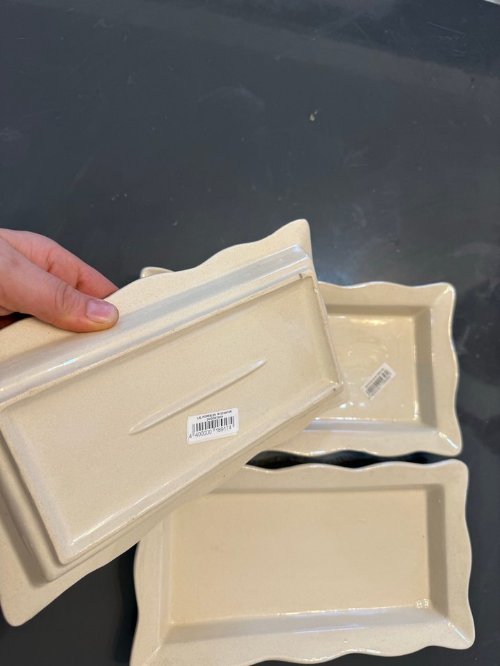 Bej Dalgalı Kenarlı Dikdörtgen Tabaklar - Görsel 2