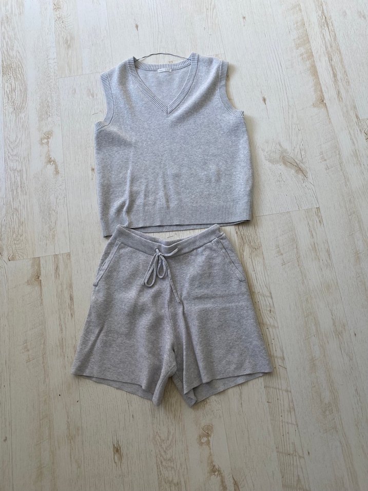 Gri Kolsuz Triko Süveter ve Şort Takım - Görsel 2