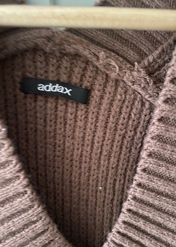 Kahverengi V Yakalı Örgü Kadın Süveter - Görsel 2