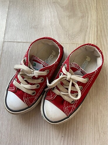 21 Beden kırmızı Renk Kırmızı bebek convers