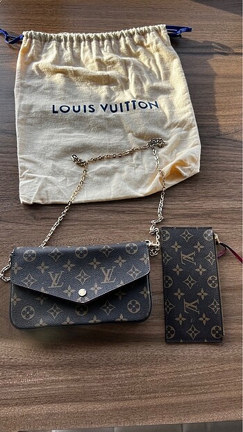 Louis Vuitton kol çantası