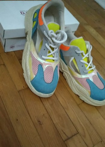 Bağcıklı Renkli Kadın Spor Ayakkabı. No: 40 - Görsel 2