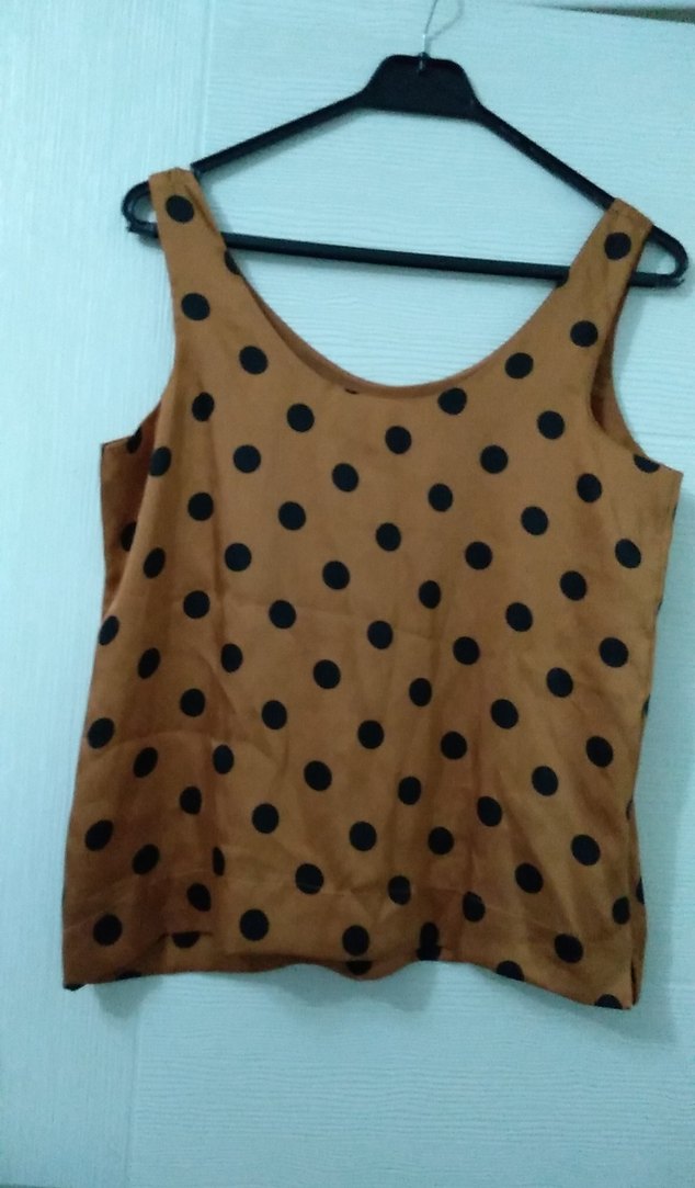 Kahverengi Puantiyeli Saten Kolsuz Bluz - Görsel 3