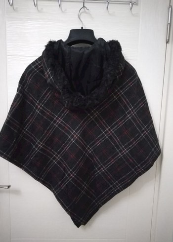 Kapüşonlu, Düğmeli, Ekose desen, yakası kürklü Kadın Panço - Görsel 3