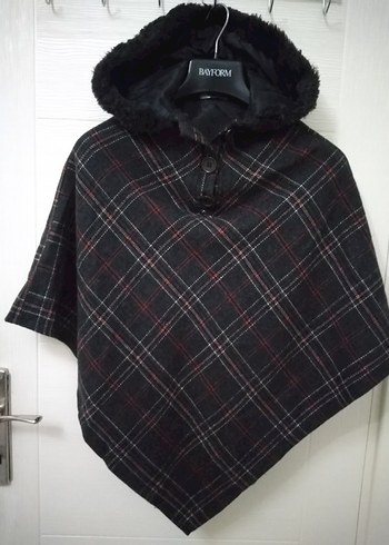 Kapüşonlu, Düğmeli, Ekose desen, yakası kürklü Kadın Panço - Görsel 2