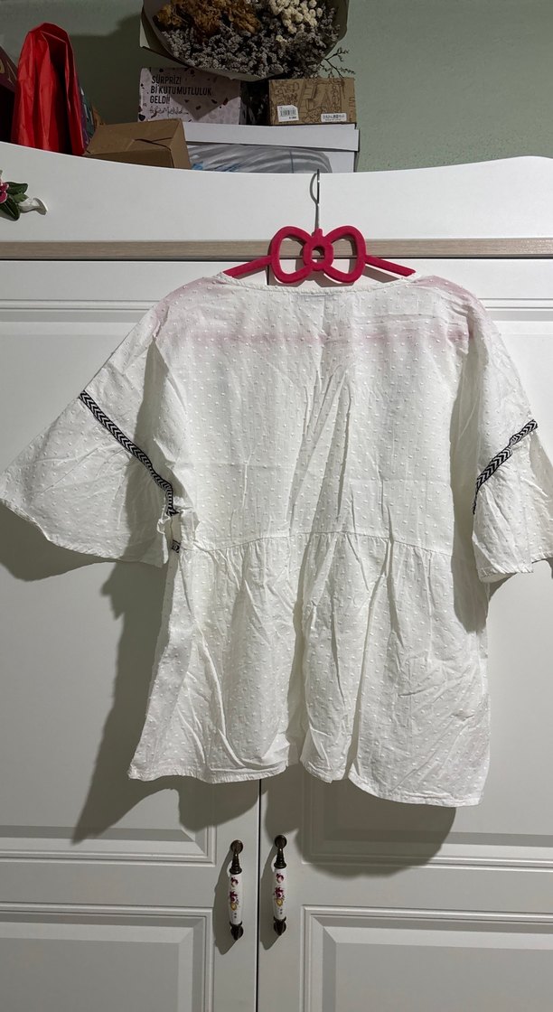 Nakışlı V Yaka Bohem Kadın Bluz - Görsel 4