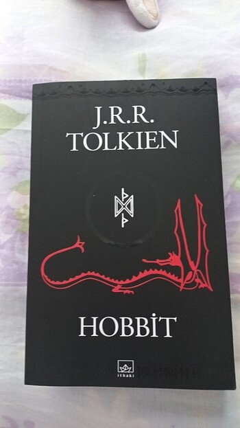 Hobbit - J.R.R. Tolkien