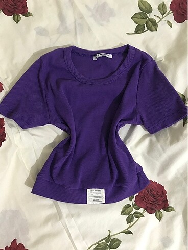etiket detaylı mor crop