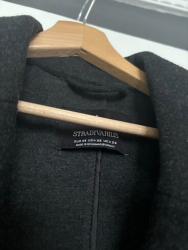 xs Beden stradivarius siyah kaban