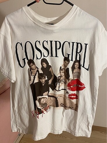Bershka Gossip Girl Tshirt