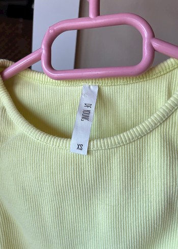 Sarı Yüksek Yakalı Kadın Atlet - Görsel 2