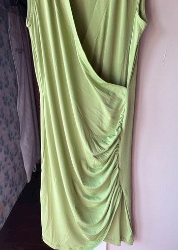 Yeşil Saten Drapeli  Elbise - Görsel 3