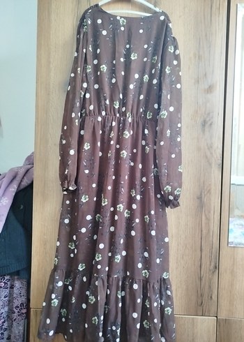 Düğmeli Uzun Kahverengi Puantiyeli Bohem Elbise - Görsel 4