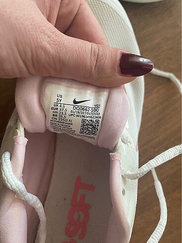 37,5 Beden Nike ayakkabı